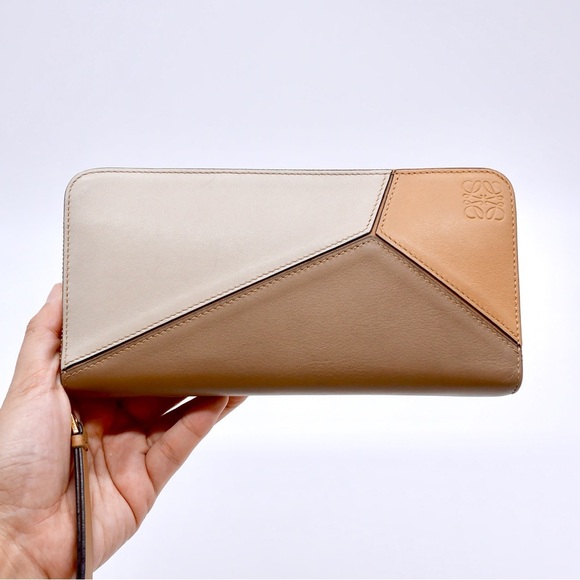 🍓LOEWE Puzzle Wallet - Picture 1 of 13